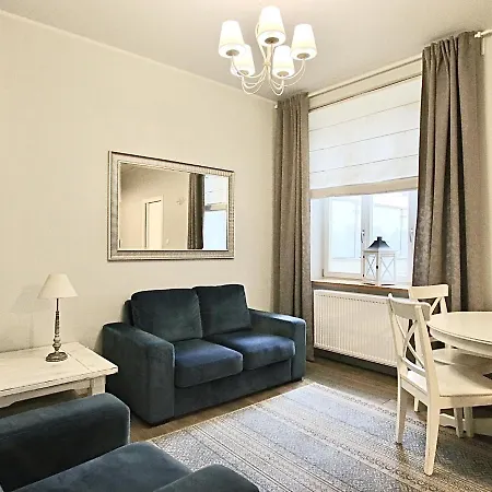 Old Town Apartment *